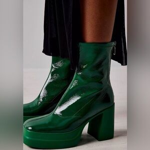 FREE PEOPLE DOUBLE STACK BOOTS, EMERALD GREEN PATENT LEATHER, SIZE 39